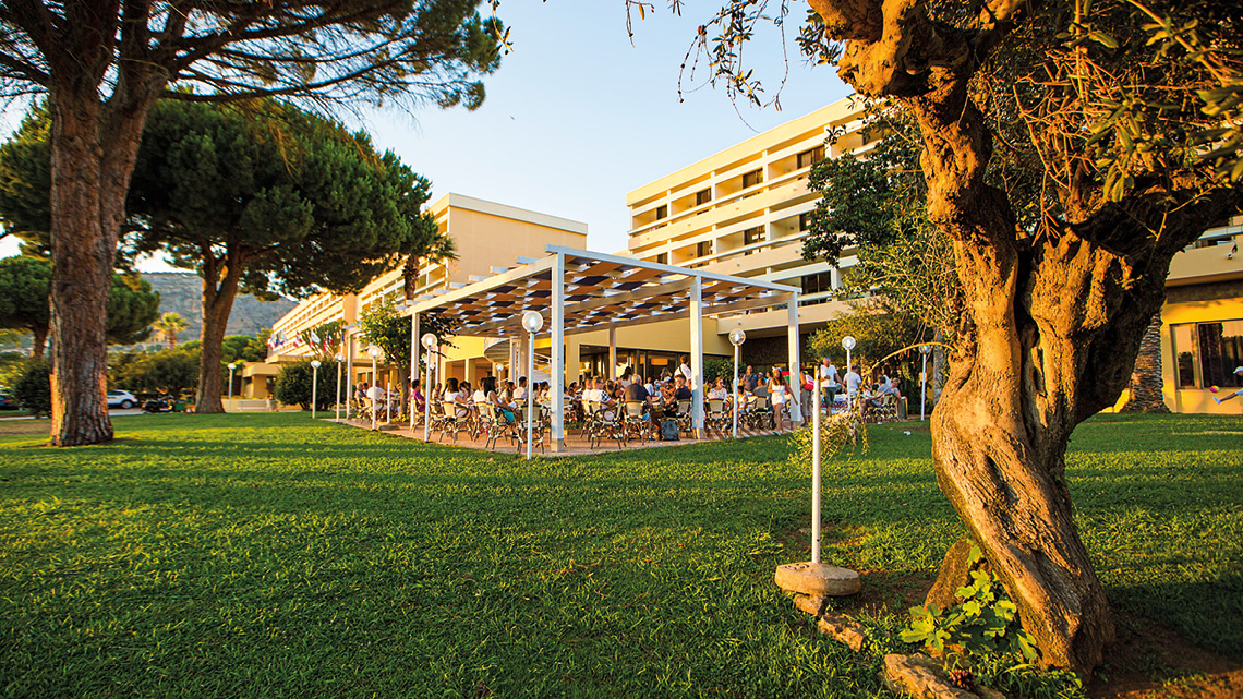 Gallery_ClubLipari_-GARDEN.jpg
